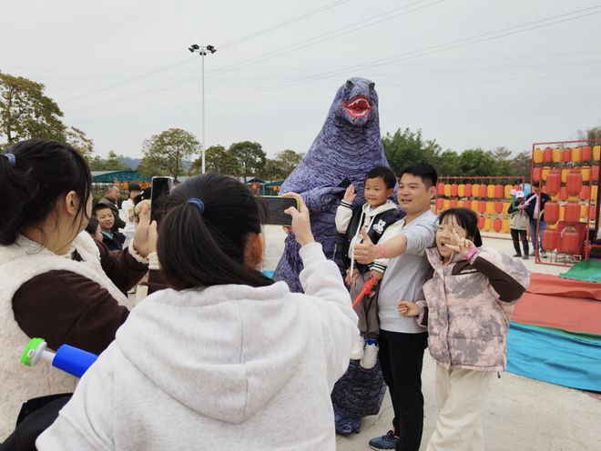 九游体育4天游客超百万！清远旅游热度持续攀升｜新春走基层·文化中国年(图4)