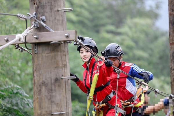 九游体育深圳：到2026年人工智能终端产业规模达8000亿元以上